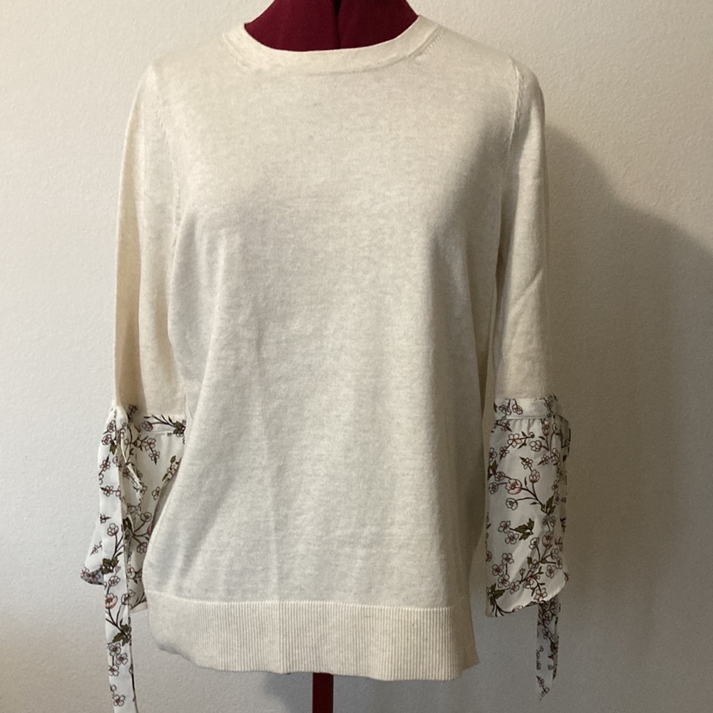Loft blouse Size LP cream color with flared floral cuff sleeves 100% cotton